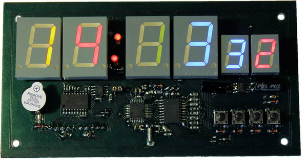 SPO2133.10 Modul ohne Gehäuse mit bunten Anzeigen, mit dargestellter Uhrzeit. Anzeigen größe 4 x 20 mm + 2 x 13,5 mm.\\n\\n19.02.2014 21:04
